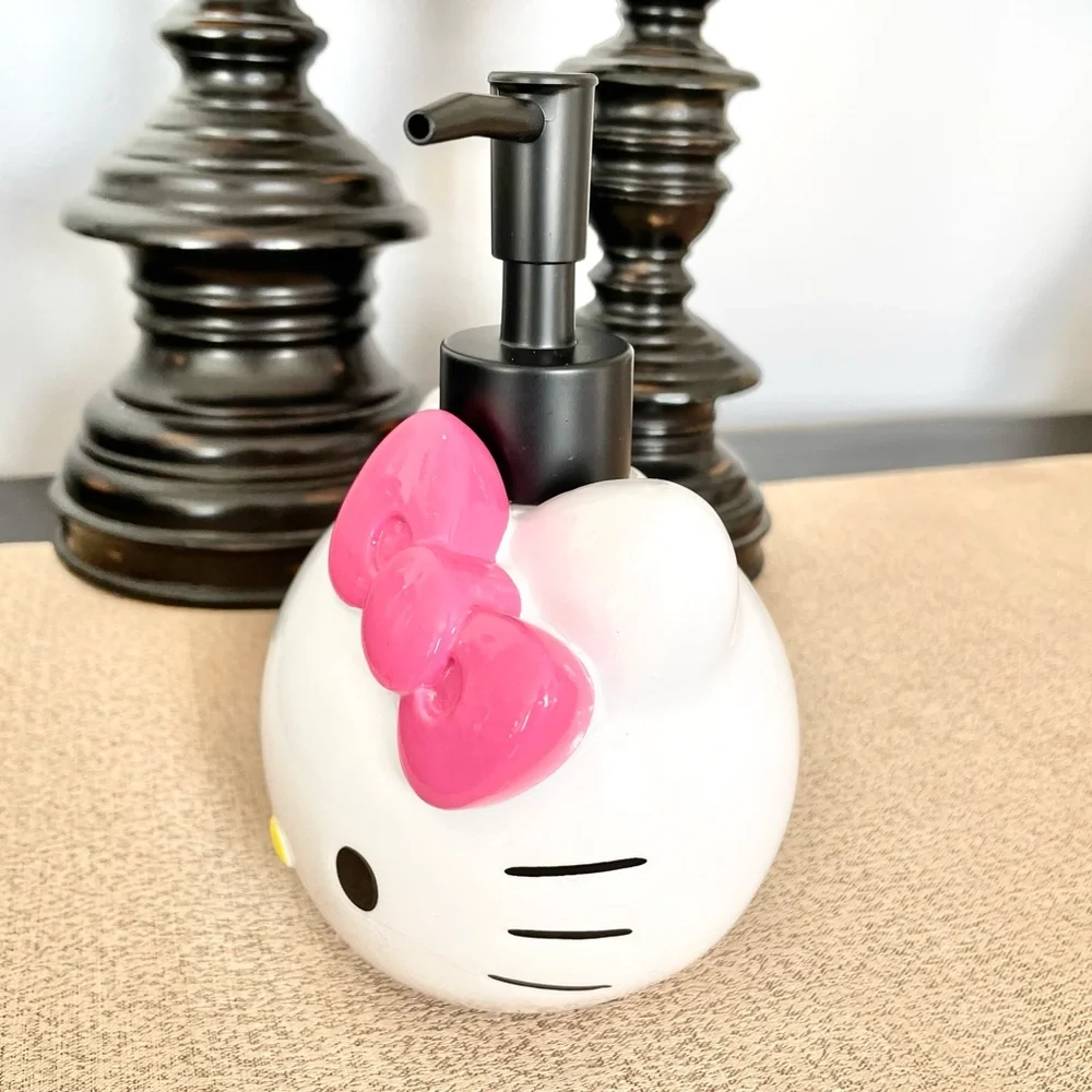New Sanrio HELLO KITTY Ceramic Soap Dispenser Pump